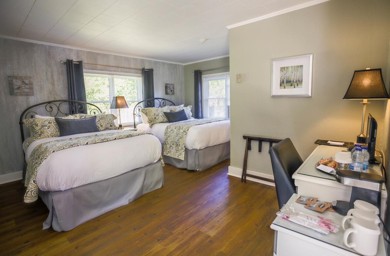 The Woodview Inn Gananoque Exteriér fotografie